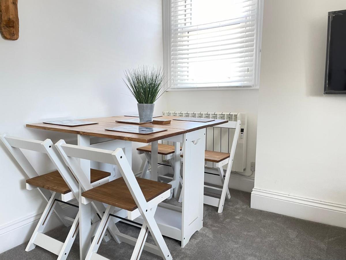 Light Airy 3 Bed Town Cntr Flat 700M To The Beach Bournemouth Dış mekan fotoğraf