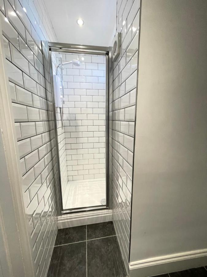 Light Airy 3 Bed Town Cntr Flat 700M To The Beach Bournemouth Dış mekan fotoğraf