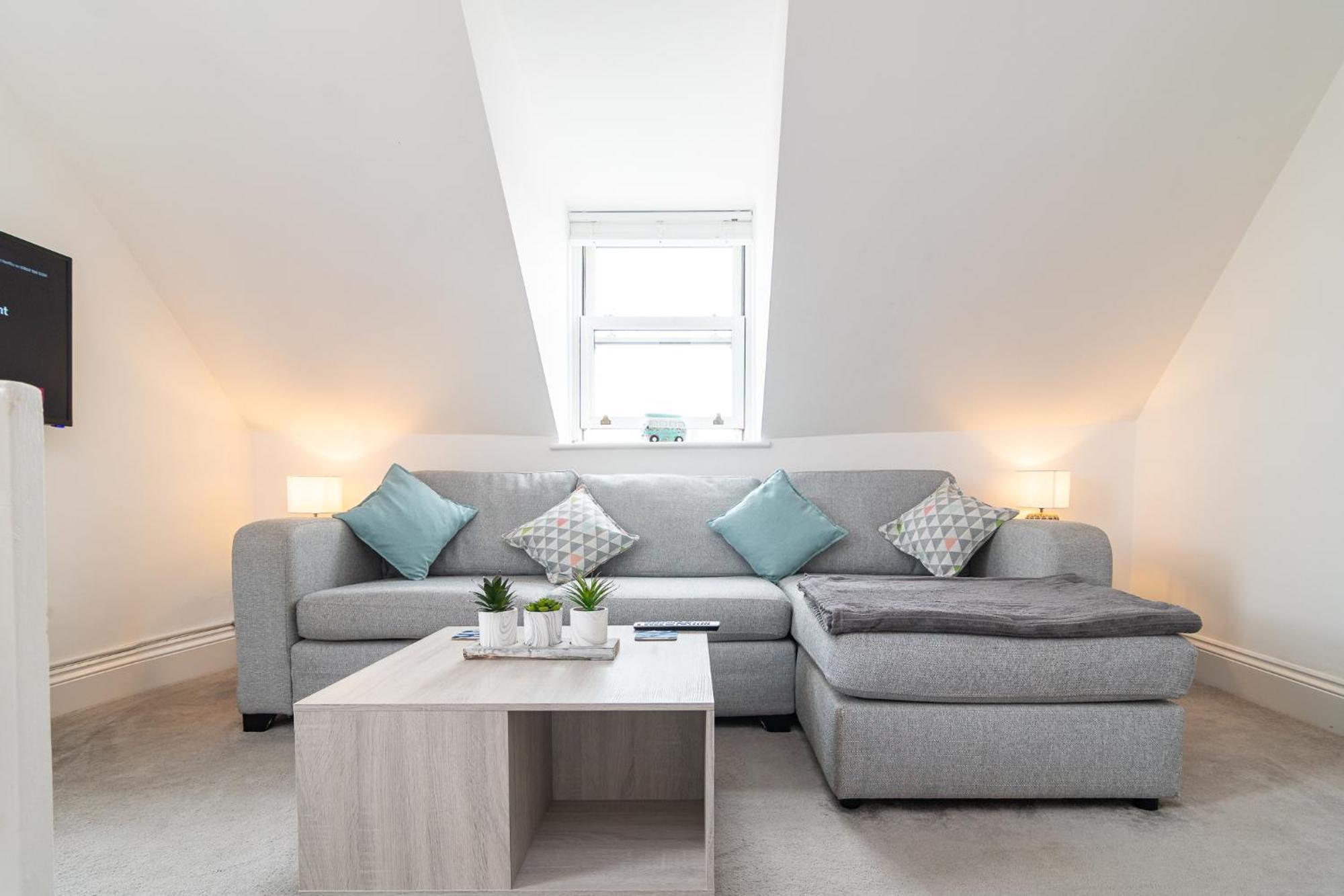 Light Airy 3 Bed Town Cntr Flat 700M To The Beach Bournemouth Dış mekan fotoğraf