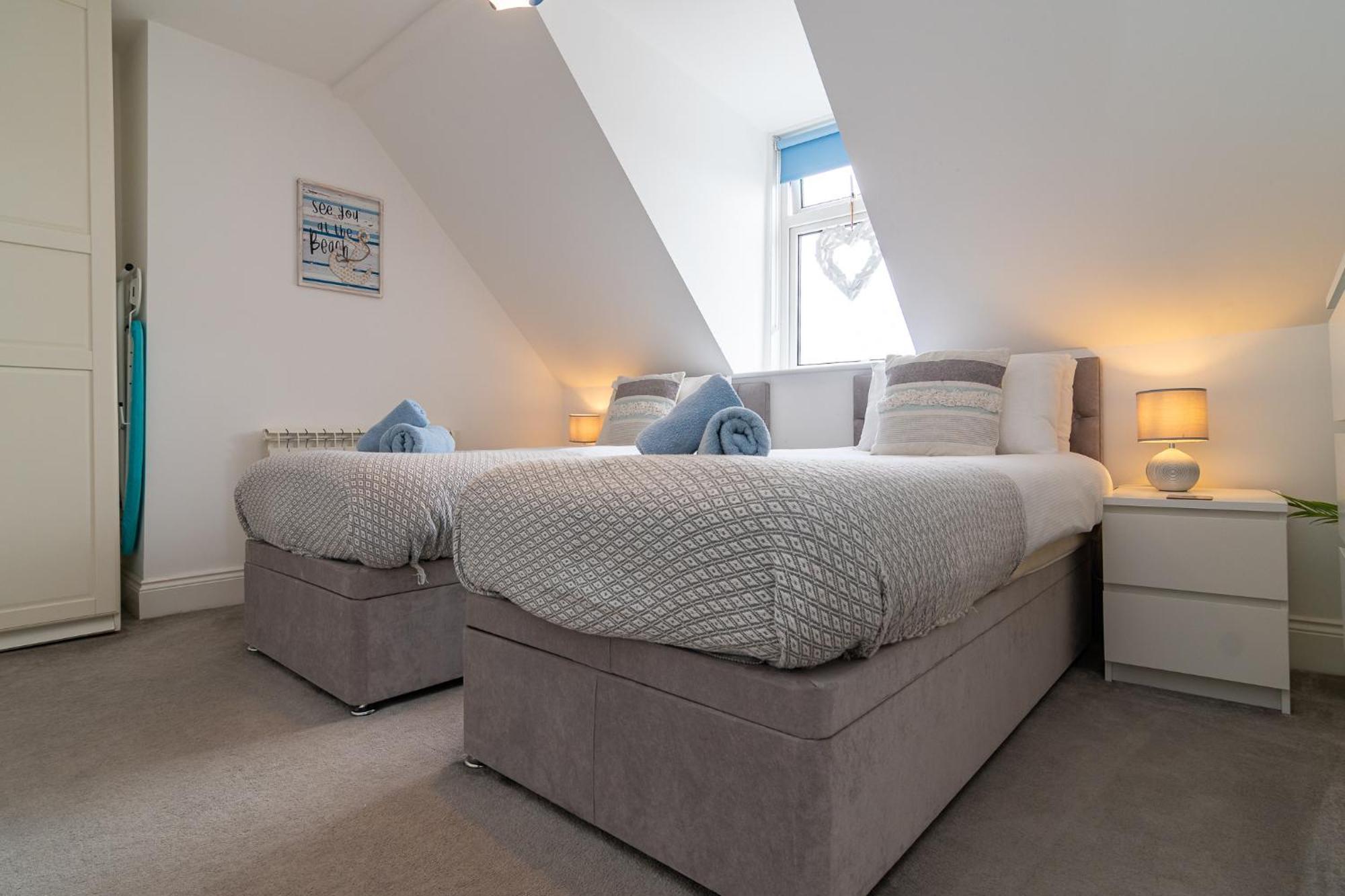 Light Airy 3 Bed Town Cntr Flat 700M To The Beach Bournemouth Dış mekan fotoğraf