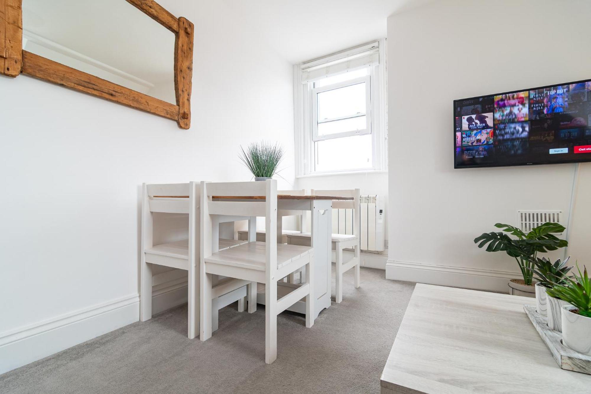 Light Airy 3 Bed Town Cntr Flat 700M To The Beach Bournemouth Dış mekan fotoğraf