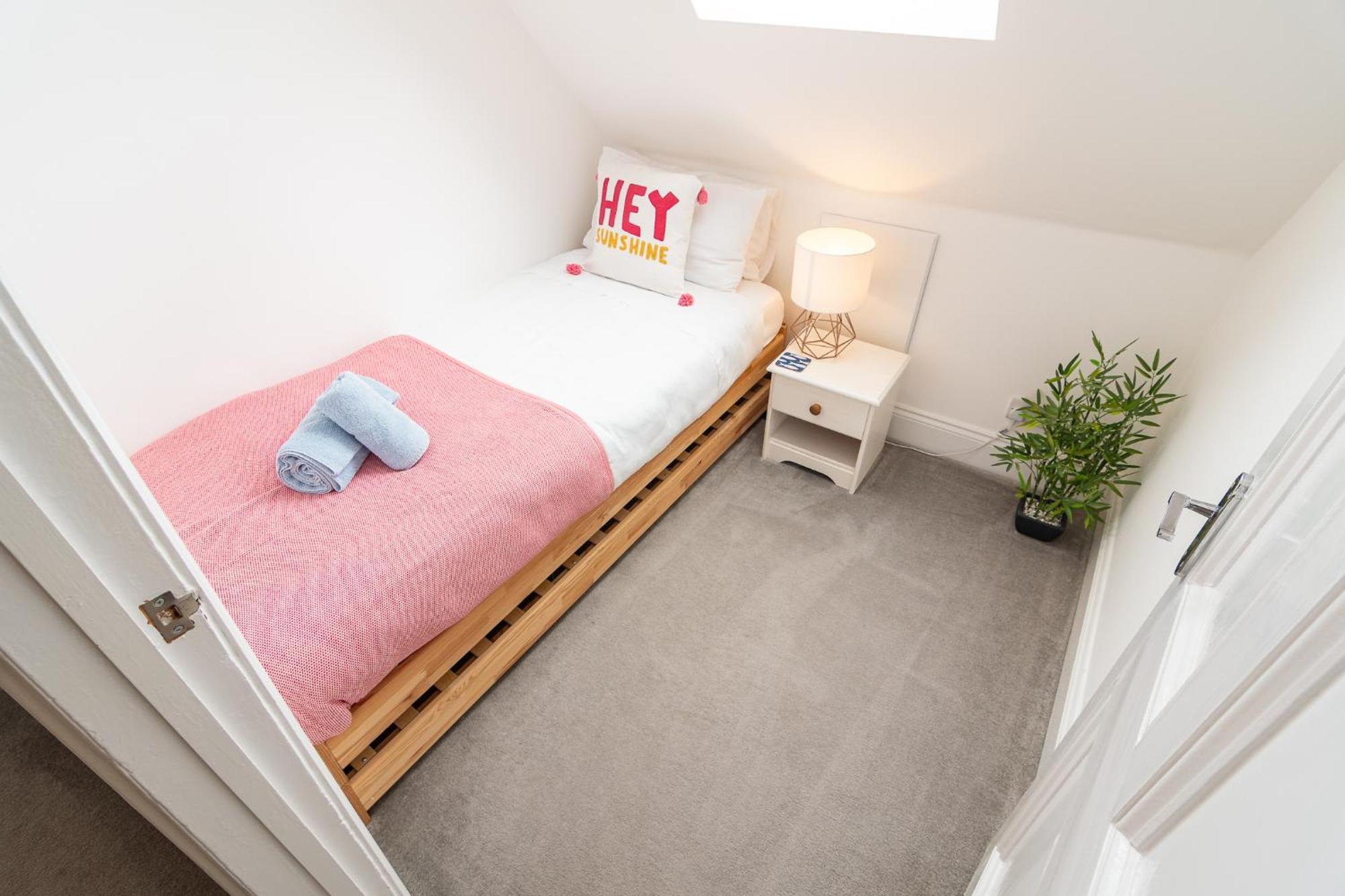Light Airy 3 Bed Town Cntr Flat 700M To The Beach Bournemouth Dış mekan fotoğraf