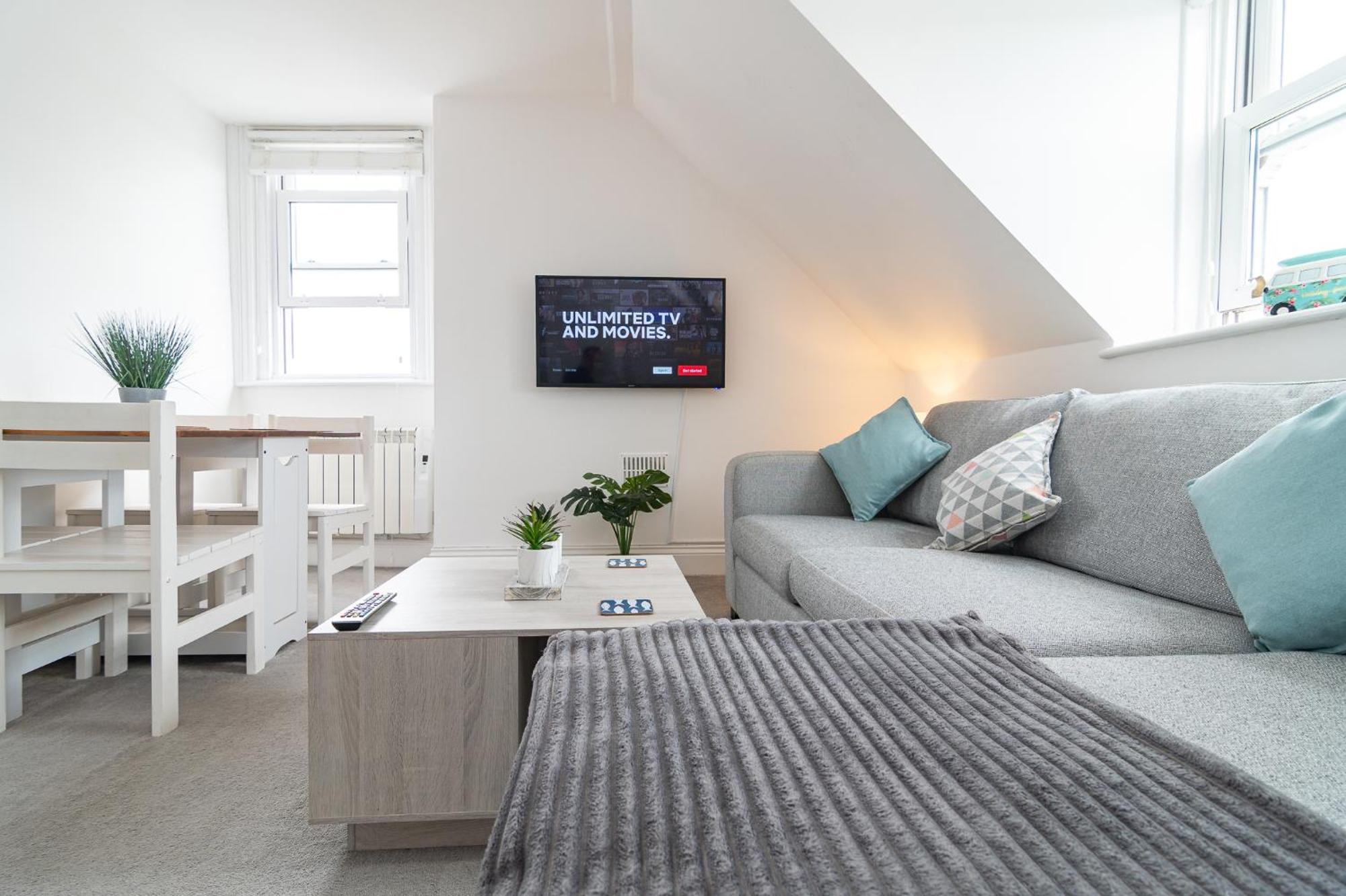Light Airy 3 Bed Town Cntr Flat 700M To The Beach Bournemouth Dış mekan fotoğraf